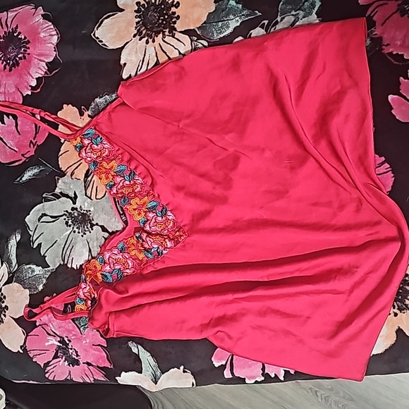 Size XL INC is the brand, and I am so sad to let this go! - Picture 4 of 7